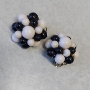 Vintage black & white clip on earrings